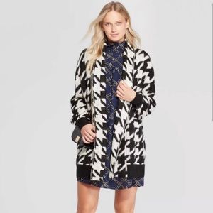 Who What Wear Houndstooth Sweater with Pockets